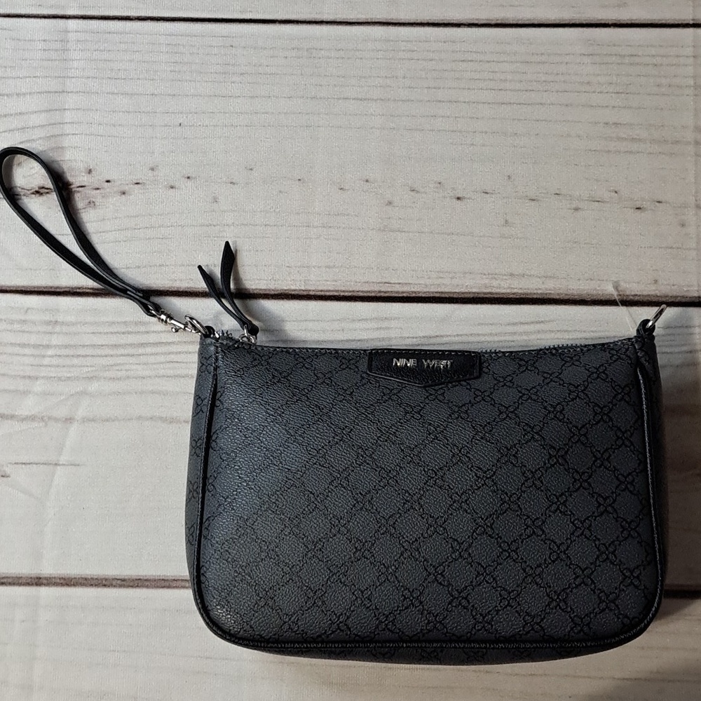 Nine West Wristlet . Can Be Crossbody. Needs Xbody Strap.